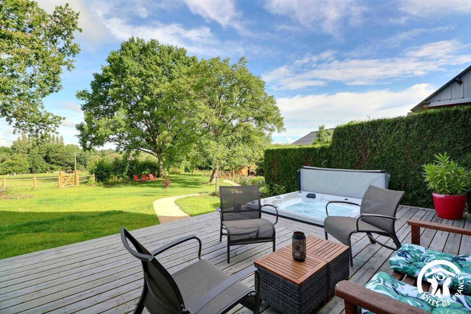 Bed and Breakfast Le Jardin De Quercus Bazouges-la-Pérouse Zewnętrze zdjęcie